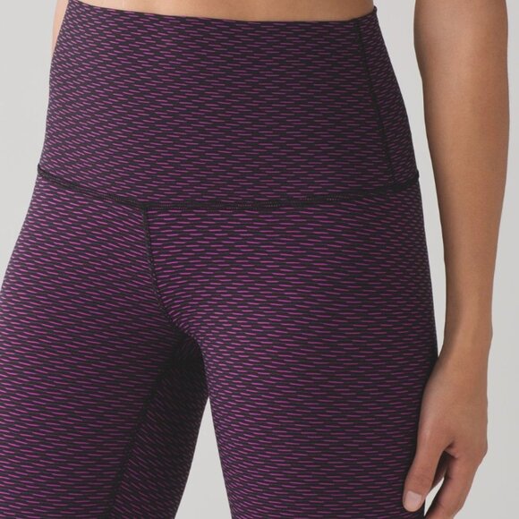 LULULEMON Wunder Under Crop 6 Teeny Tooth Deep Fuchsia Black Womens Size 6 - Picture 2 of 8